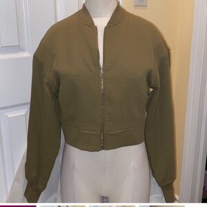 Aritzia Wilfred Olive 🫒 Green Cropped Zip-Up Bomber Jacket